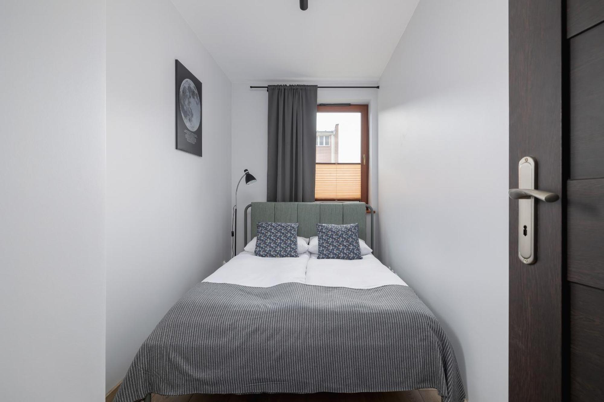 Stylish With Balcony & Parking Cracow By Renters *