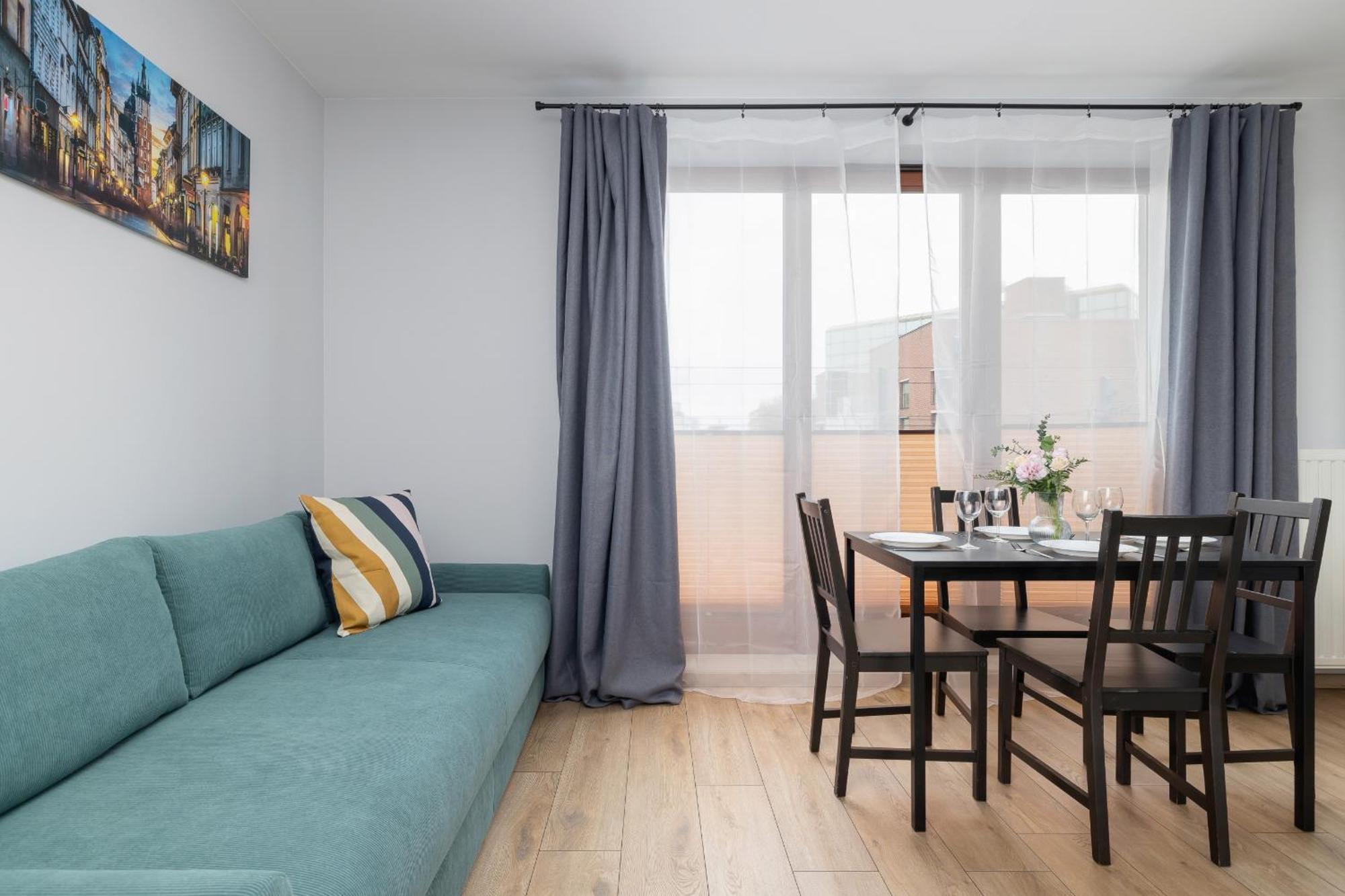Stylish With Balcony & Parking Cracow By Renters Appartement *