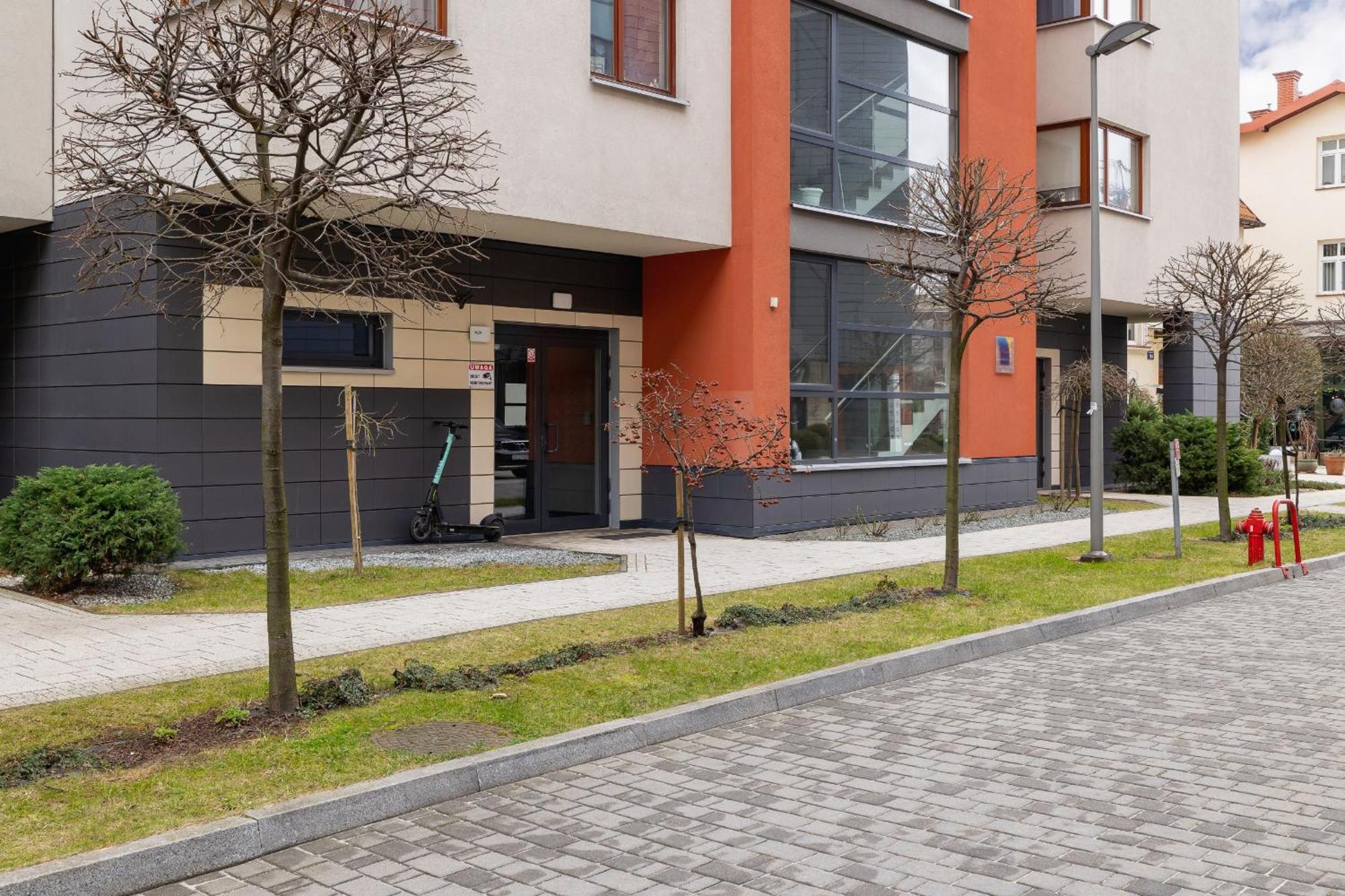 Stylish With Balcony & Parking Cracow By Renters